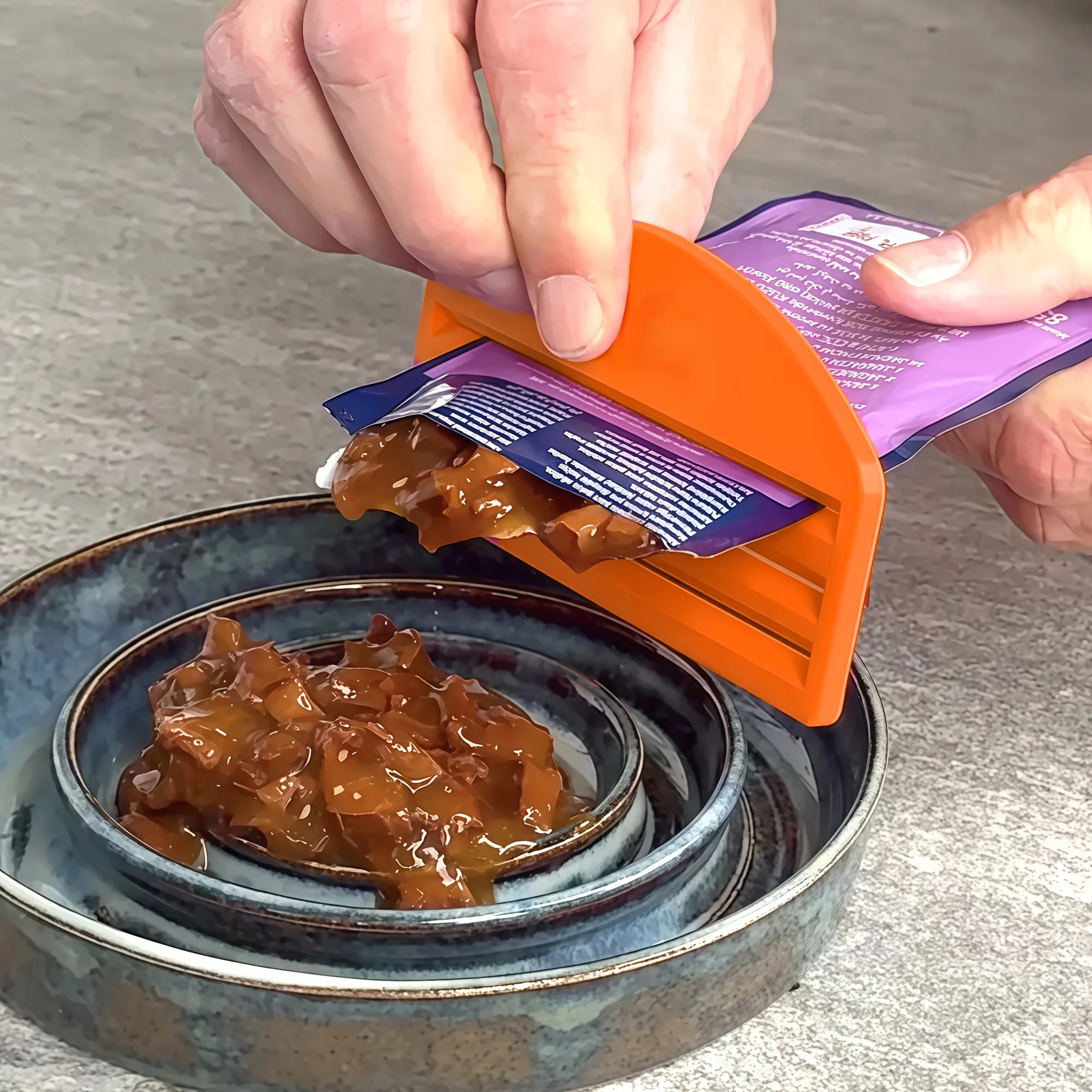 Cat Food Squeezer Food Squeezi - Food Storage Dispenser のレビューと価格